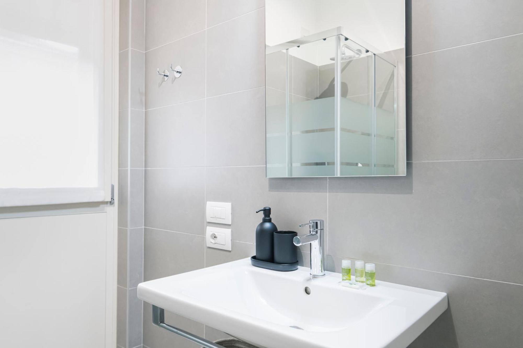 Luxury Apt In Moscova Милано Екстериор снимка